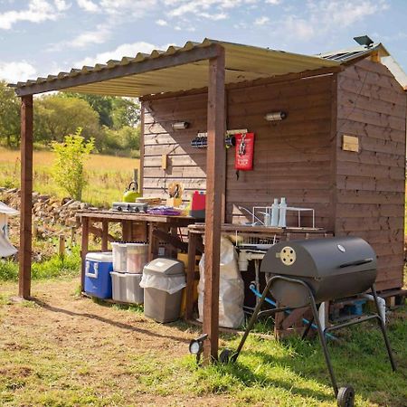 Roaches Retreat Family Glampsite, Rocky Reach Bell Tent With Outdoor Adventures And Campfire Nights Upper Hulme Exterior photo