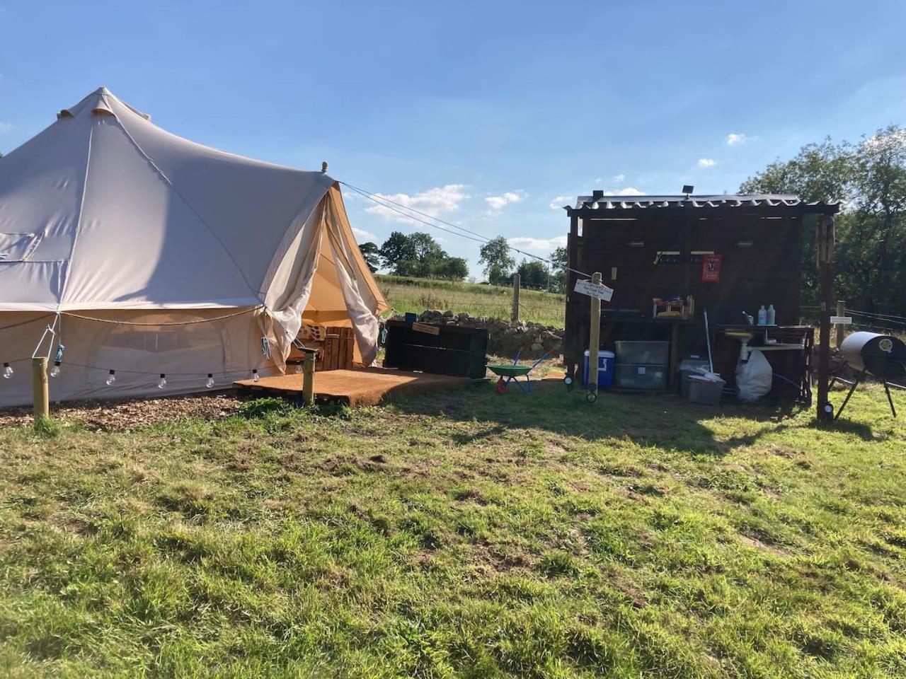 Roaches Retreat Family Glampsite, Rocky Reach Bell Tent With Outdoor Adventures And Campfire Nights Upper Hulme Exterior photo